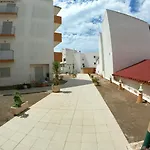 Algarve, T2 Apartment W/Balcony, Armacao De Pera *
