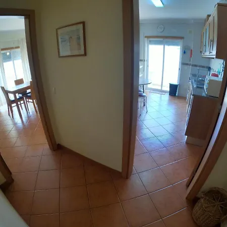 Appartement Algarve, Spacious T2 With Balcony And Garage, Armação de Pêra