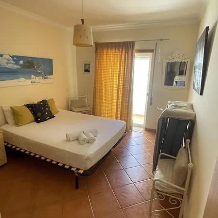 Algarve, Spacious T2 With Balcony And Garage, Appartement *