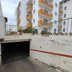 Apartment Algarve, T2 Apartment W/Balcony, Armacao De Pera *