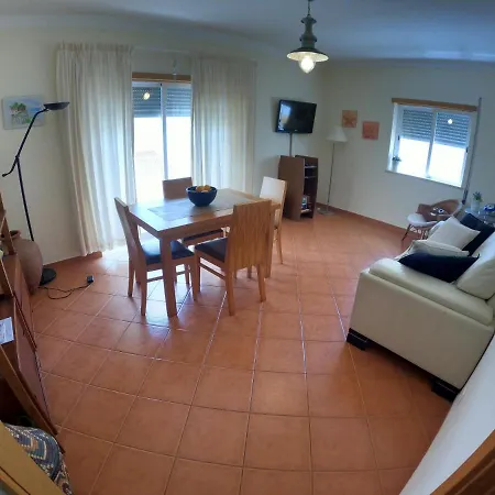 Algarve, Spacious T2 With Balcony And Garage, * Armação de Pêra