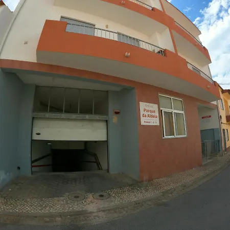 Algarve, Spacious T2 With Balcony And Garage, דירה Armação de Pêra