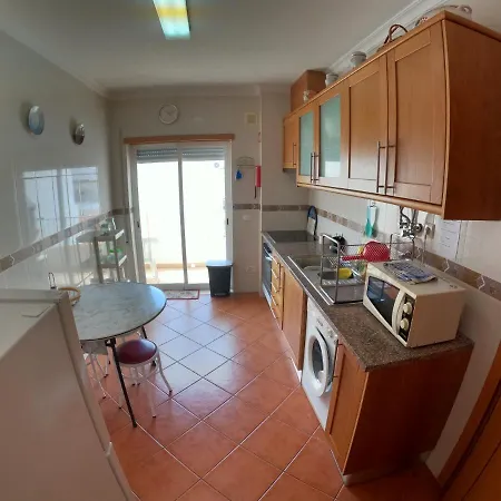 Algarve, Spacious T2 With Balcony And Garage,