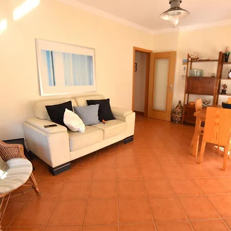 Apartment Algarve, Spacious T2 With Balcony And Garage,