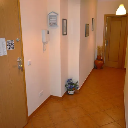 Apartment Algarve, Spacious T2 With Balcony And Garage,