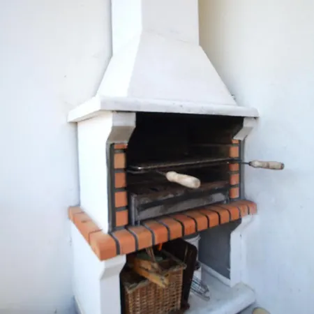 Algarve, Spacious T2 With Balcony And Garage, Armacao de Pera