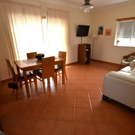 Apartment Algarve, Spacious T2 With Balcony And Garage,