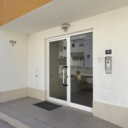 Appartement Algarve, Spacious T2 With Balcony And Garage,