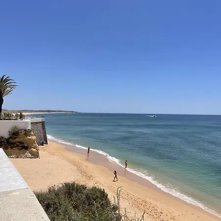 Algarve, Spacious T2 With Balcony And Garage, Apartment