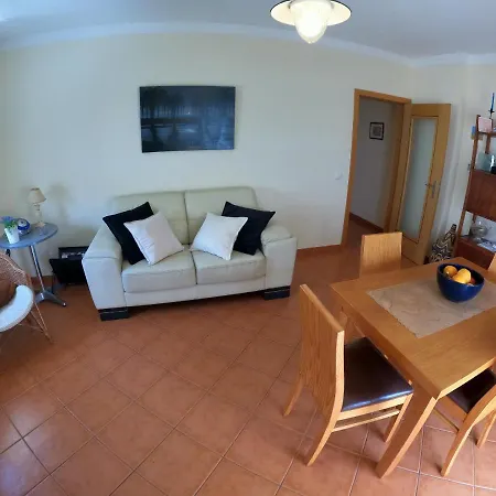 Algarve, Spacious T2 With Balcony And Garage, Armação de Pêra