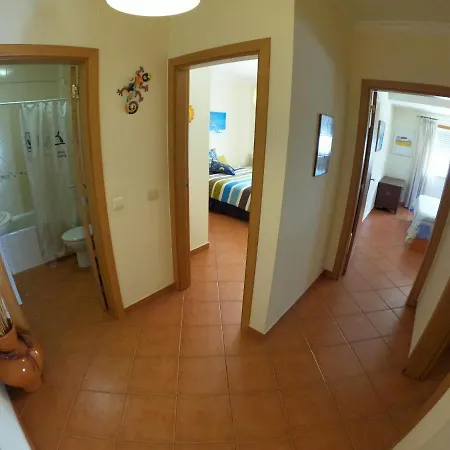 شقة Algarve, Spacious T2 With Balcony And Garage,