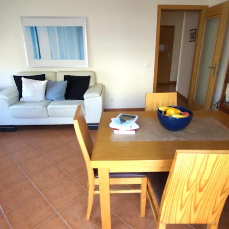 Algarve, Spacious T2 With Balcony And Garage, * Armação de Pêra
