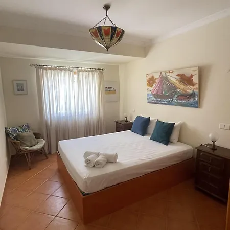 Algarve, Spacious T2 With Balcony And Garage,