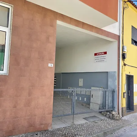 شقة Algarve, Spacious T2 With Balcony And Garage, Armação de Pêra