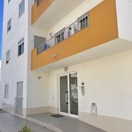 شقة Algarve, Spacious T2 With Balcony And Garage,